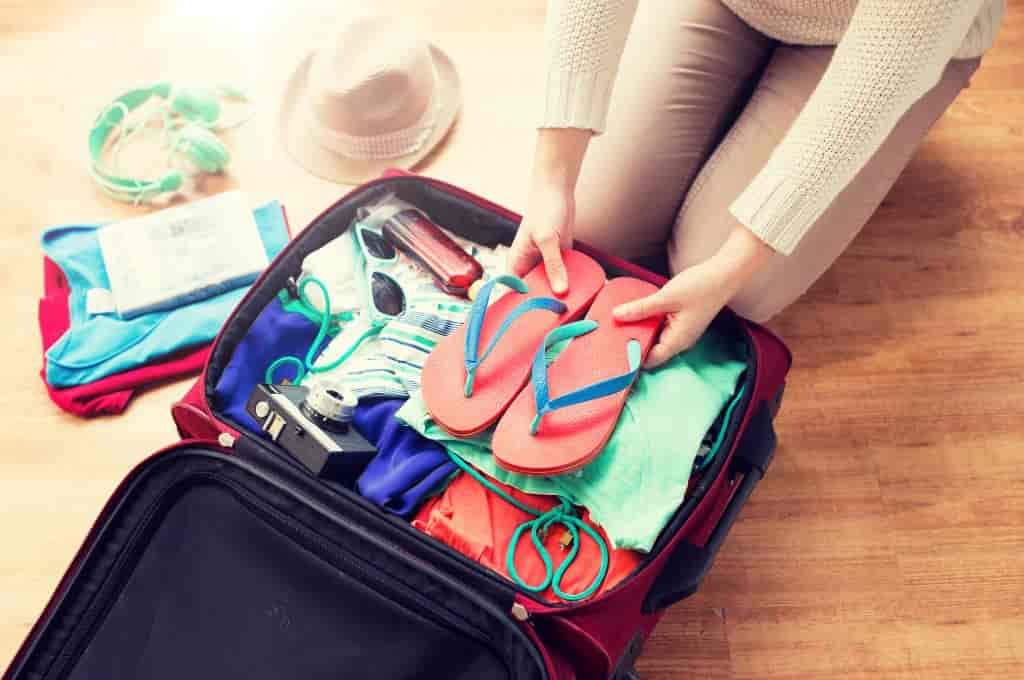 How to reduce luggage weight?