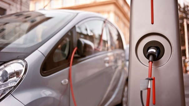 6 Affordable Tips for Driving a Hybrid or Electric Car