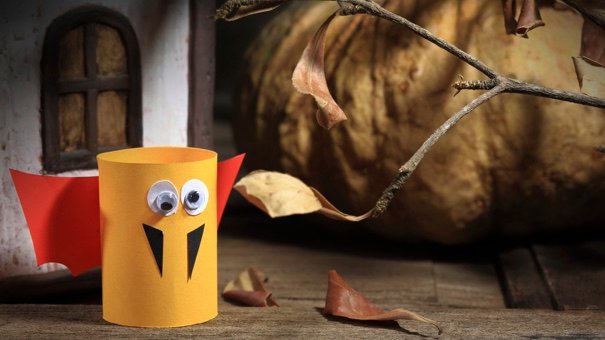 13 Terrifying Halloween Creations from Junk
