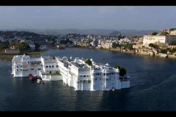 3600215334_58cd6d80ab_c-min Lake Palace Hotel, Udaipur